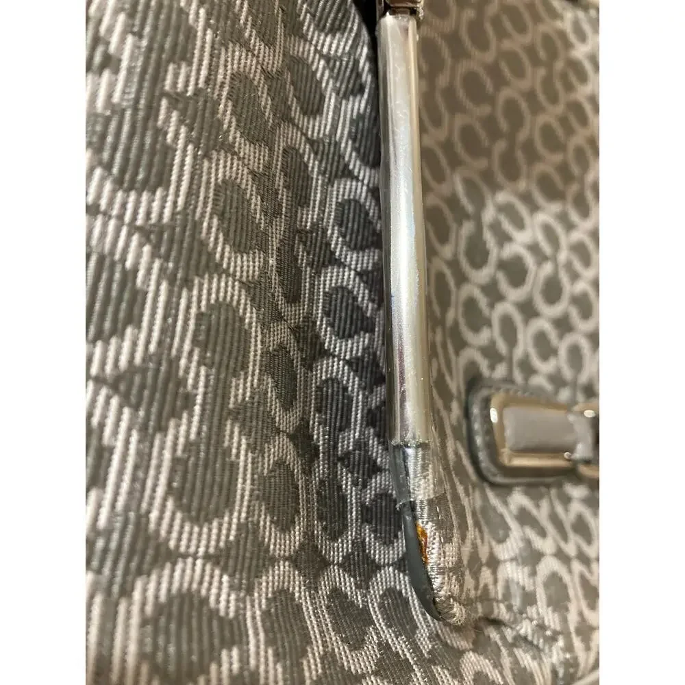 COACH 25215 MEDIUM SIZE GRAY SIGNATURE PRINT CROSSBODY BAG